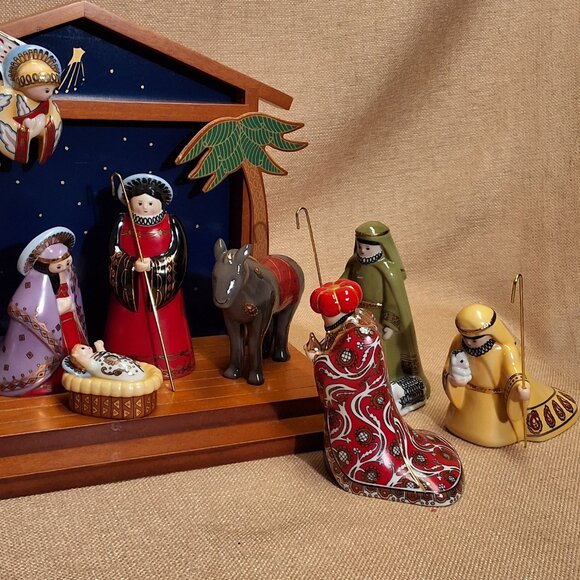 Vintage Fabrege Nativity Set - Picture 3 of 16